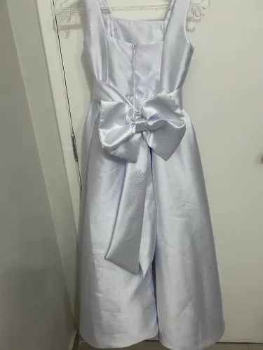 Vende vestido de daninha minimalista