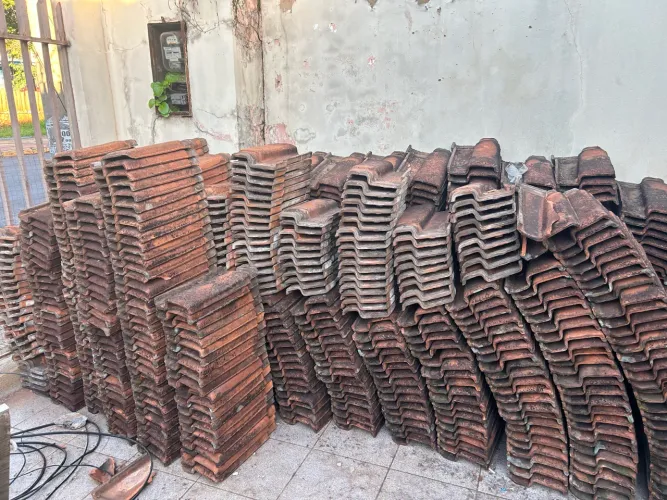 Telha romana usada R$0,50 centavos a unidade