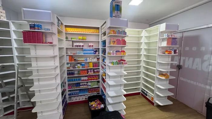 Prateleira para drogaria
