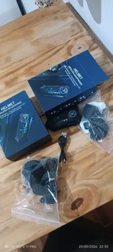 2 Headphones v10 novos na caixa