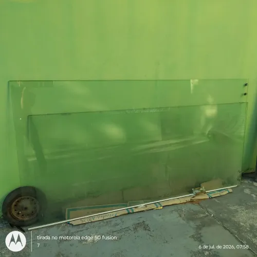 Vendo porta de alumínio branco