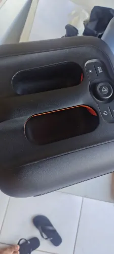 Caixa jbl original muito nova aem marca de iso