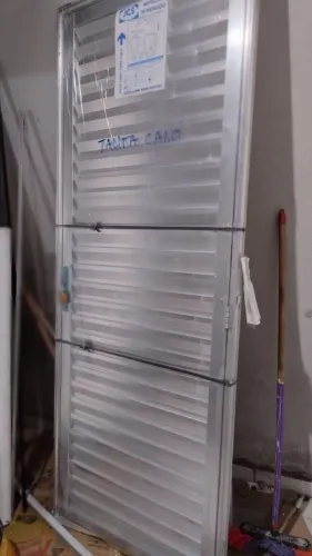 Vendo porta zerada 2,10 x 80