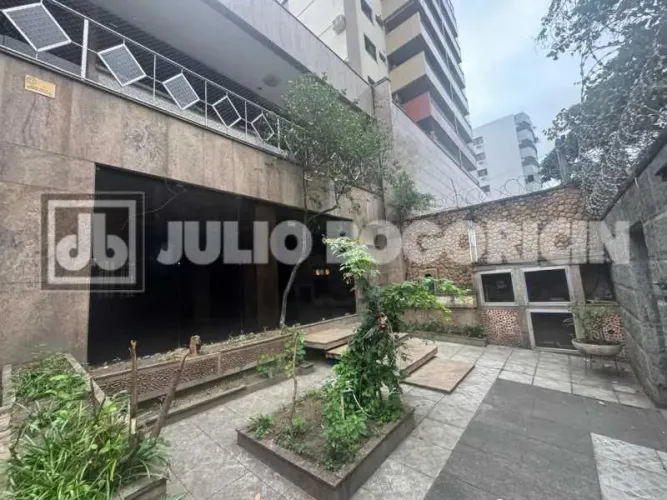 Méier - Rua Nobre -Grandiosa Casa - Salão - 4 quartos - 2 suites - Elevador -Amplo quintal