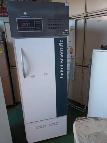 Câmara de Vacinas Indrel Scientific - Ligando / Não ta resfriando.