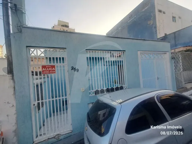 Casa com 1 quarto, sala, cozinha, banheiro perto do metrô.