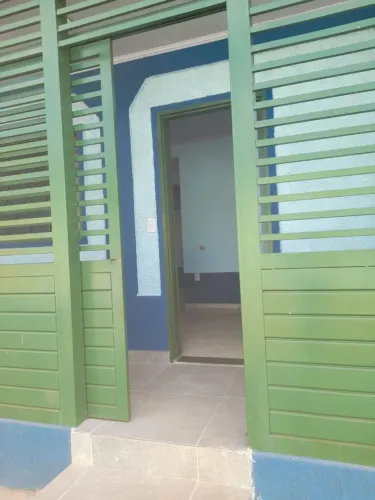 Alugo casa de vila 900,00