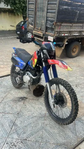 Vendo XR 200 para Trilha, moto impecável dono muito exigente 