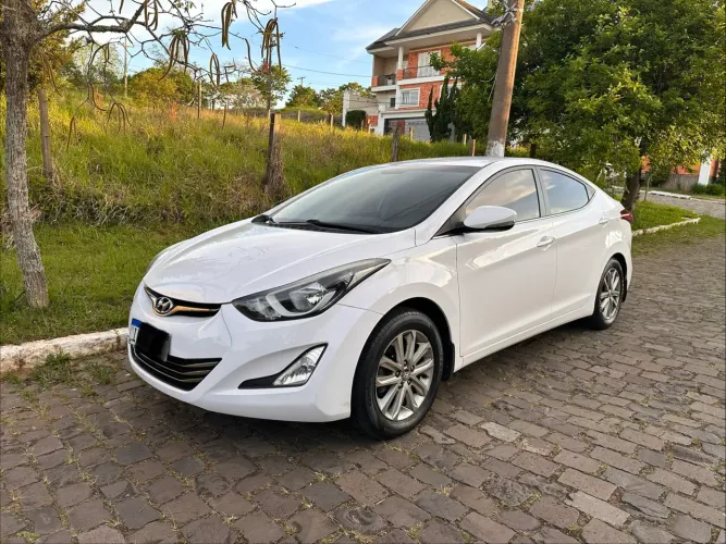 Hyundai Elantra GLS 2.0 16V Flex Aut. 2015