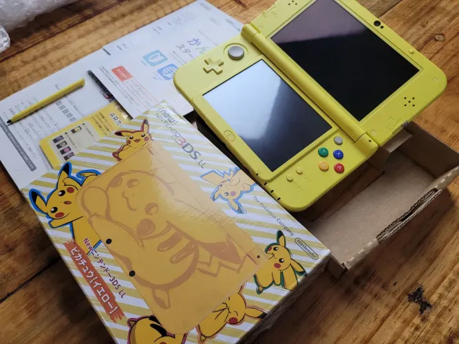 New Nintendo 3DS XL Edição Pikachu Pokémon  Novinho