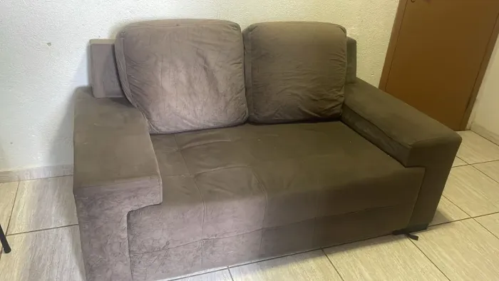 Sofá bem conservado