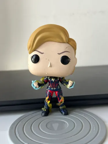 FUNKO POP - Boneco Colecionável - Capitã Marvel