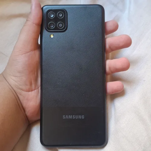 Vendo celular Samsung Galaxy A12 64g