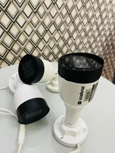 Câmera De Segurança Ip Intelbras Vip 1130 B Poe 720p 30 Mts cor Branco