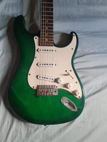 Guitarra Estrato Tagima T 735