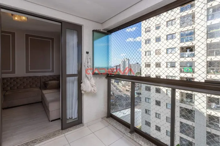Apartamento com 3 quartos e 2 vagas à venda no Capão Raso
