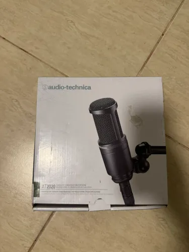 Microfone condensador Áudio Technica AT2020 