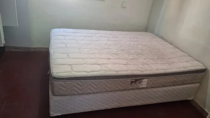 Vendo cama box de casal