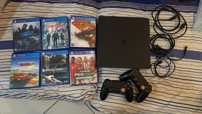 PS4 1TB Impecável - Pra vender RÁPIDO !