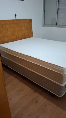 Cama  box de casal completa( cabeceira  e colchão)  2 anos de uso2
