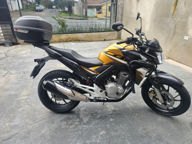 Honda CB Twister 250 LINDA .