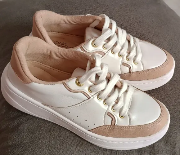 Tênis feminino