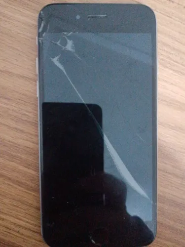 Entrego na residência Vendo IPHONE 6S funciona perfeitamente bateria dura 12 horas