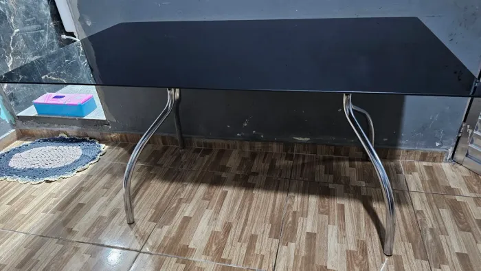 Mesa preta vidro