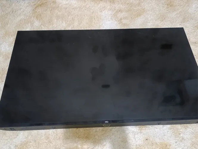 Smart Tv HQ 50' - para retirada de peças (Tela quebrada) 