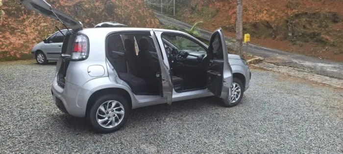 Fiat Uno Attractive 1.0 EVO Fire Flex 8V 5P 2021