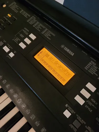 Teclado yamaha psr e343