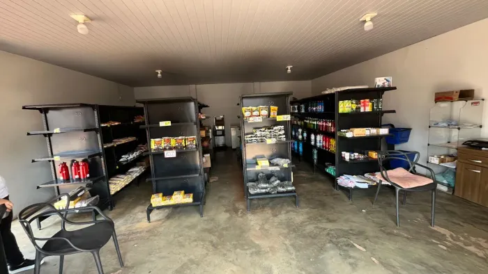 PRATELEIRAS-GONDOLAS PARA SUPERMERCADO 