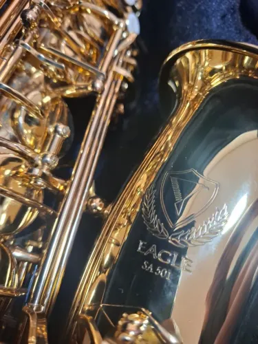 Saxofone Alto Mi Bemol Eagle SA-501 Laqueado ((( Zerado )))