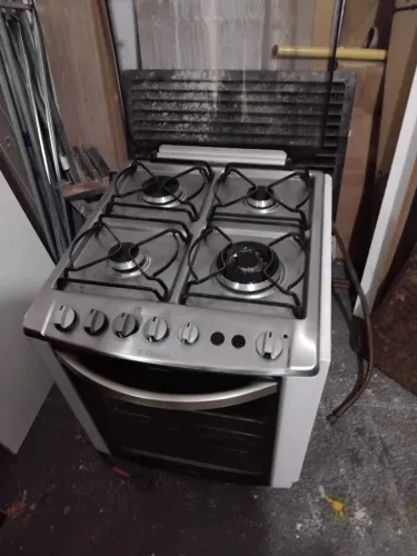 Fogão Electrolux para apartamento 4 bocas.