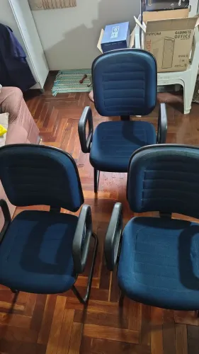 03 cadeiras bom estado, vendo por 150.00 cada uma.