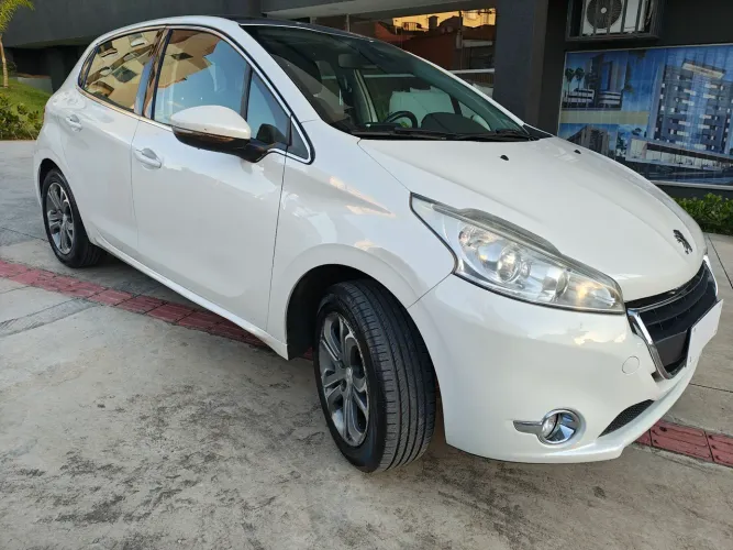 Peugeot 208 Griffe 1.6 Flex 16V 5P Mec. 2015