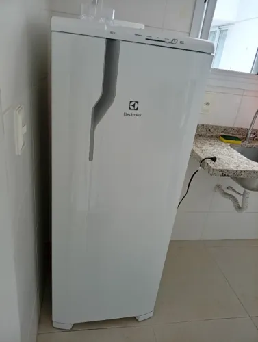 Geladeiras Electrolux NOVA, nunca usada, na garantia