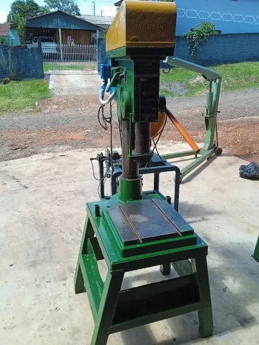 Vendo Rosqueadeira industrial