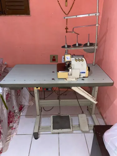 Máquina de overloque industrial Sun Special