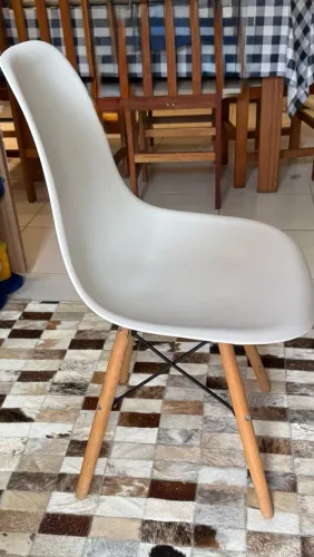 Vendo cadeira Eiffel nunca usada
