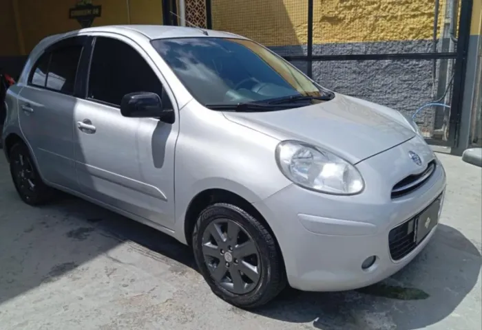 Nissan March SV 1.6 16V Flex Fuel 2014