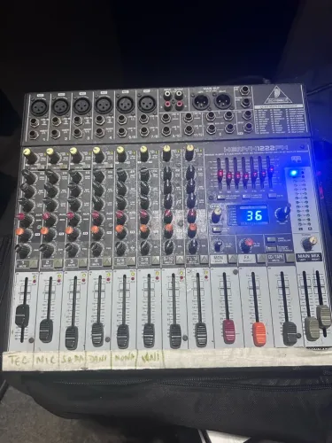 Mesa de som Xenyx 1222fx