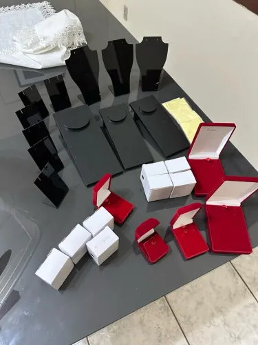 Kit espositor e estojo de bijuteria e joias