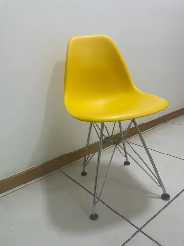 Cadeira Eiffel Amarela Base Cromada INFANTIL