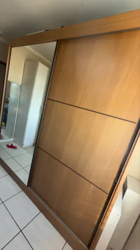 Troco guarda roupa por tv 65