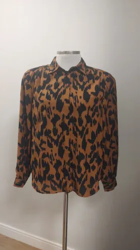 Camisa estampa onça