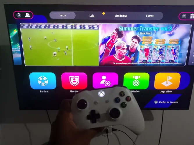 Xbox one S. 2 controles e 4 jogos originais.