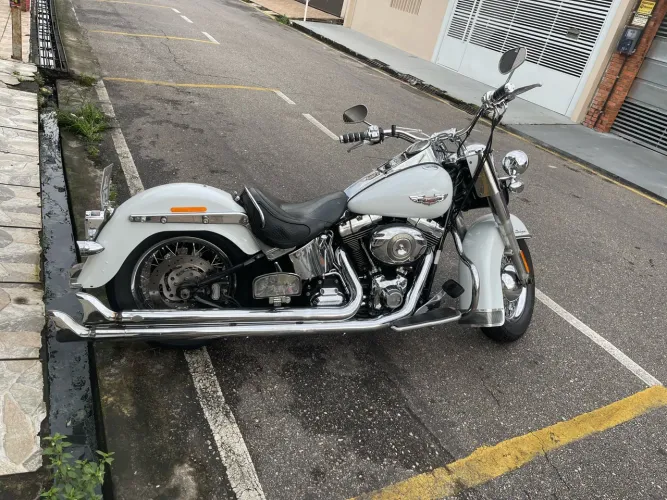 HARLEY DELUXE 2012