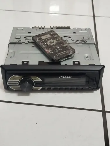 Rádio CD Automotivo Pioneer