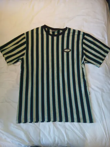 Camiseta HIGH (oversized P)
